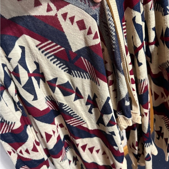 Charlotte Russe Multicolor Geometric Cardigan - Picture 3 of 4